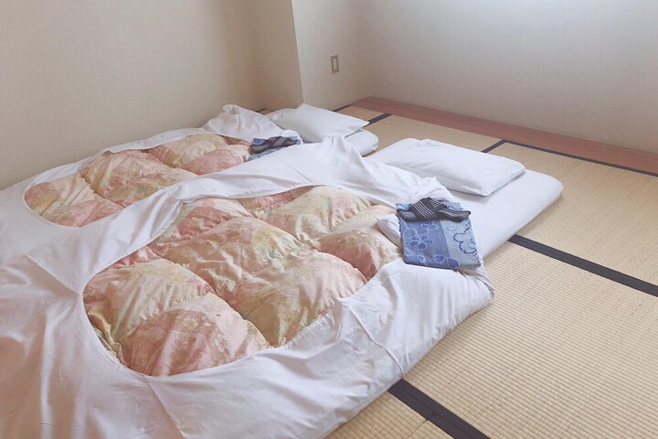 Room 25 of 60