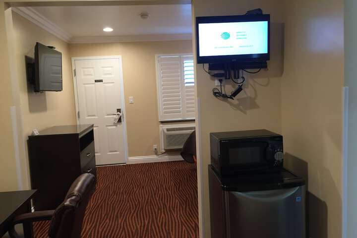 Room 13 of 23