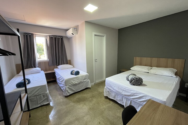 Room 53 of 80