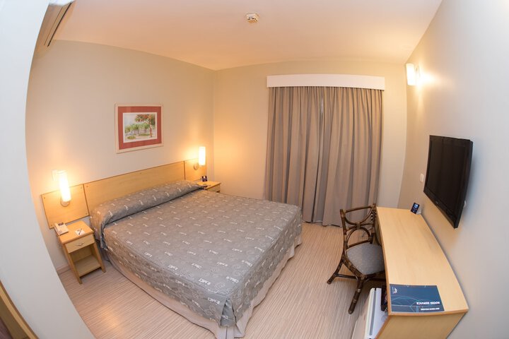 Room 7 of 50
