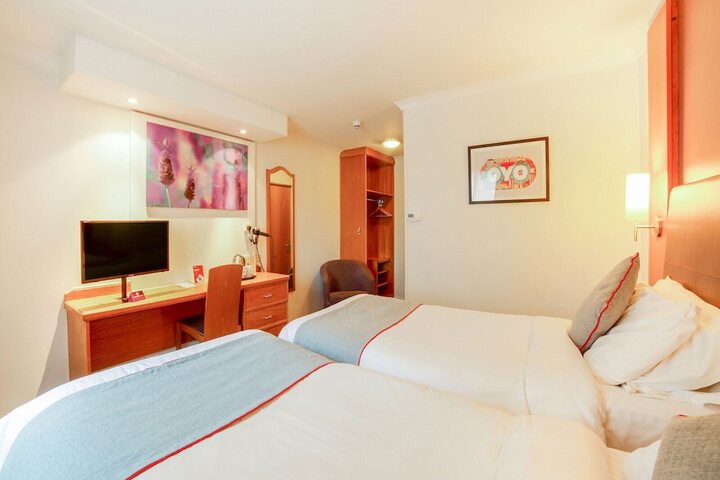 Room 38 of 68