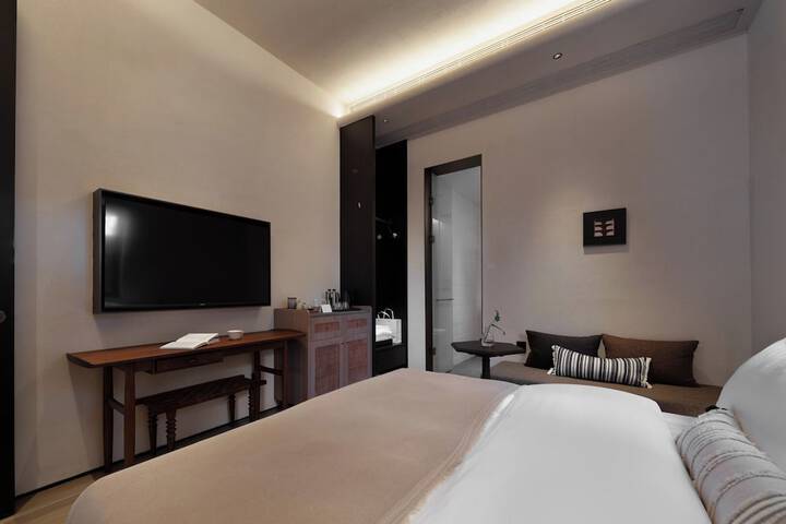 Room 61 of 100