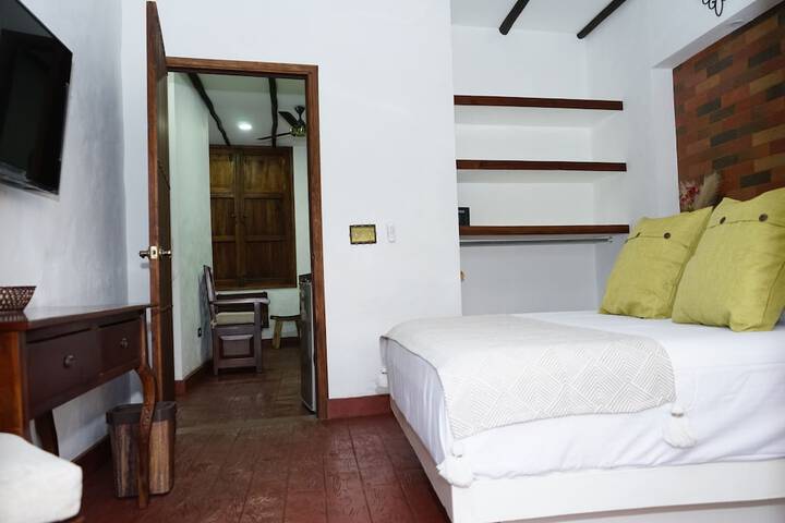 Room 16 of 37
