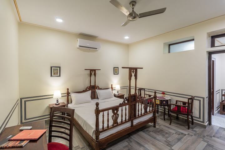 Room 2 of 41