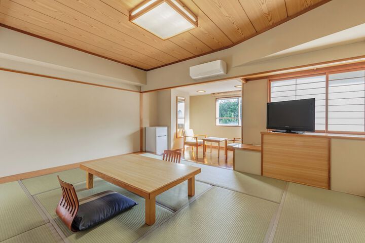 Room 34 of 90
