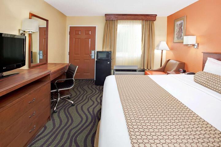 1 King Bed Mobility Accessible (5 of 11)