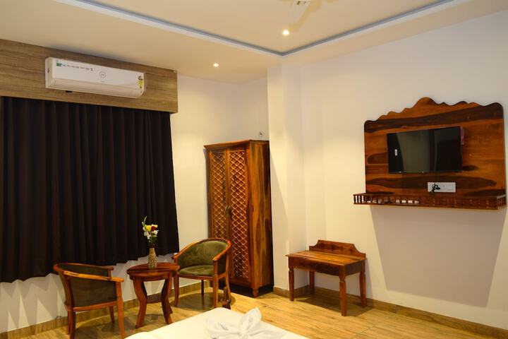 Room 10 of 15