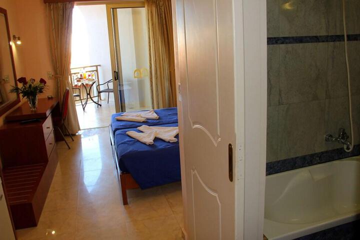 General 4 of 8