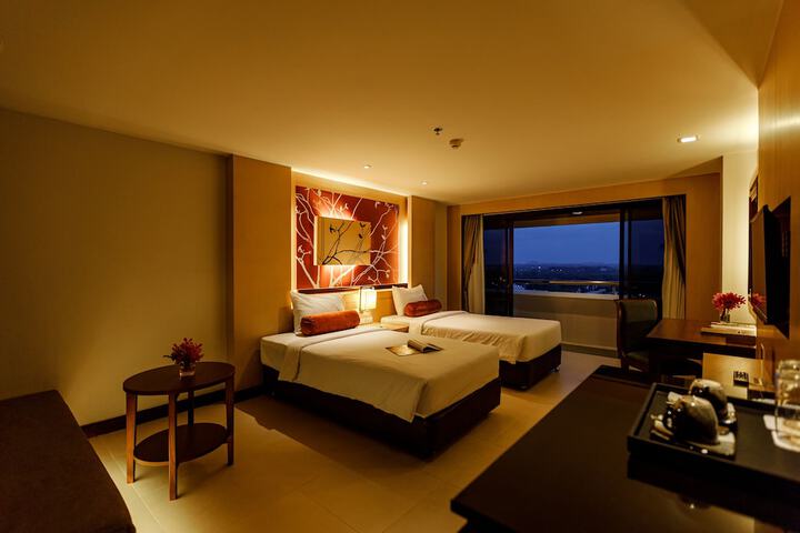 Room 28 of 122