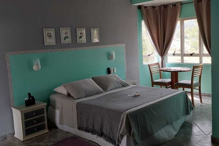 Room 9 of 37