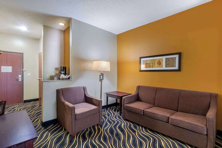 Suite 2 Queen Beds (16 of 26)