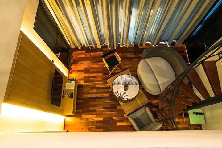 Room 7 of 33