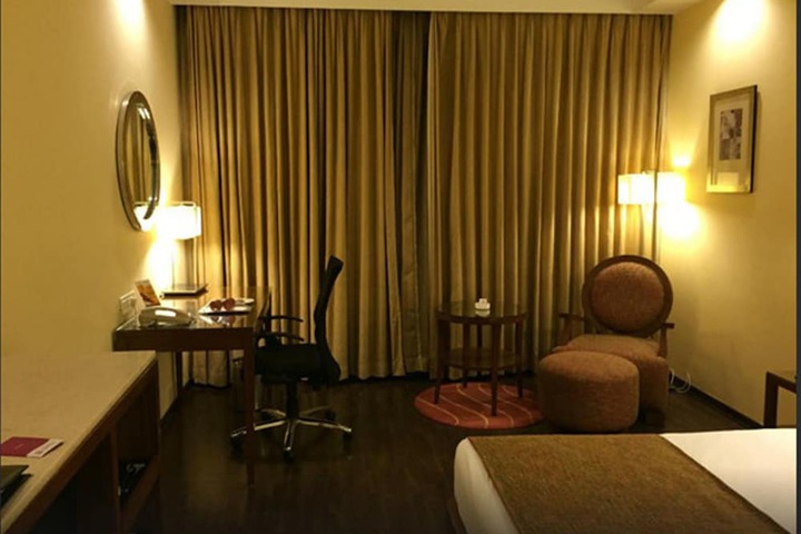 Room 14 of 33