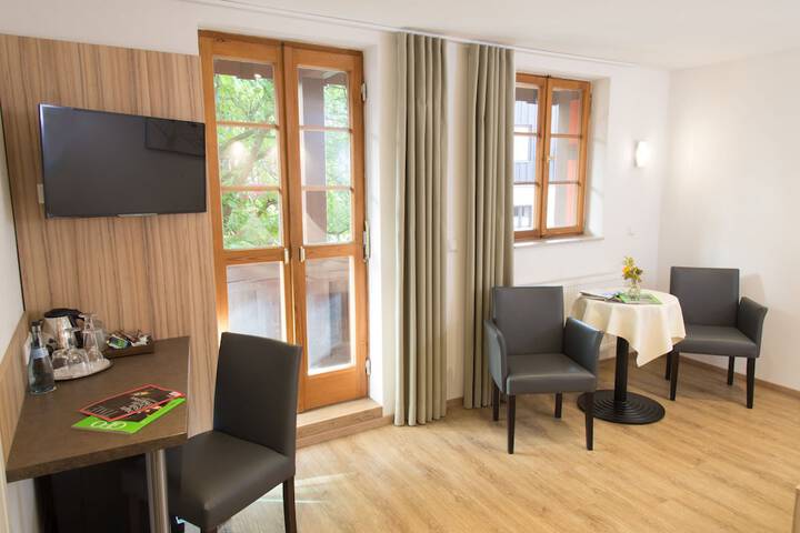 Room 9 of 130