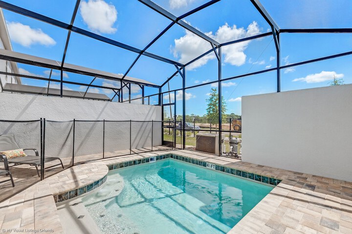 Pool 43 of 55