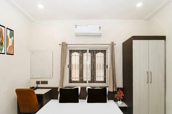 Room 17 of 27