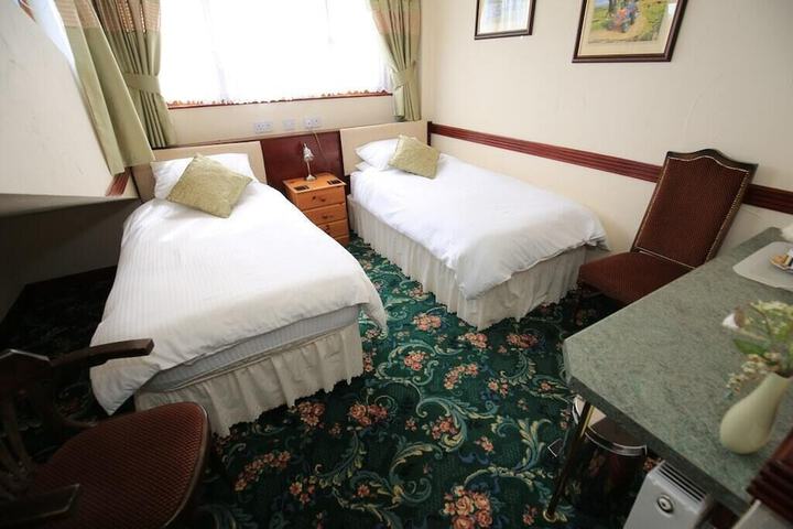 Room 9 of 9