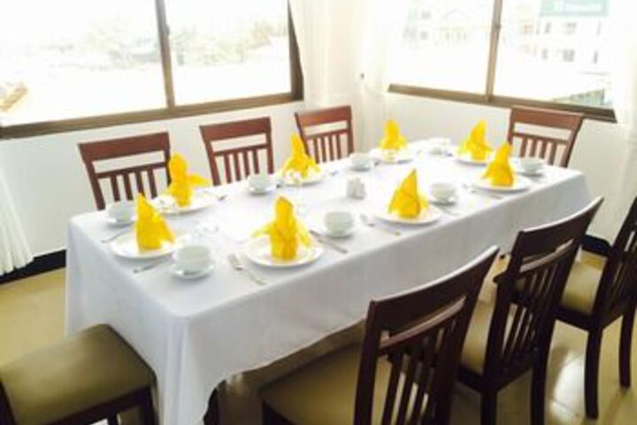 Dining 5 of 27