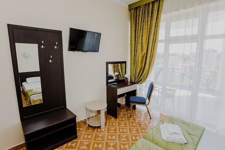 Room 6 of 36