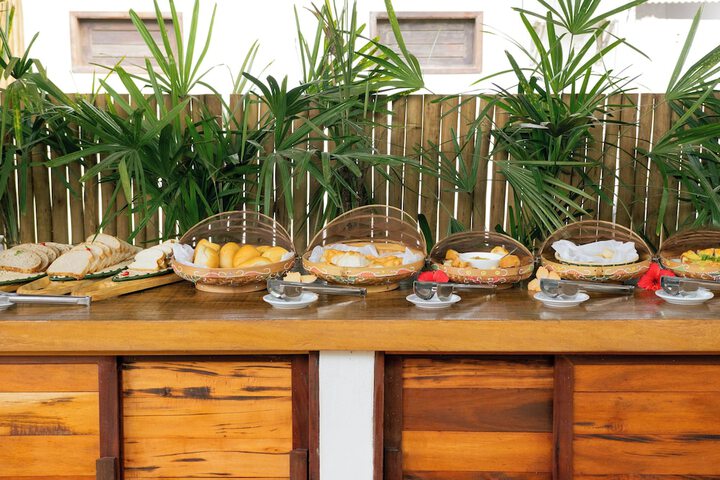 Breakfast/Coffee Service 148 of 190
