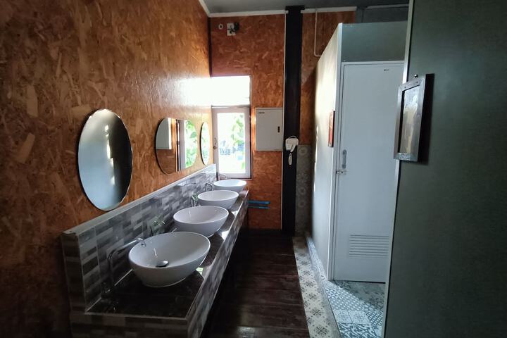 Room 29 of 47
