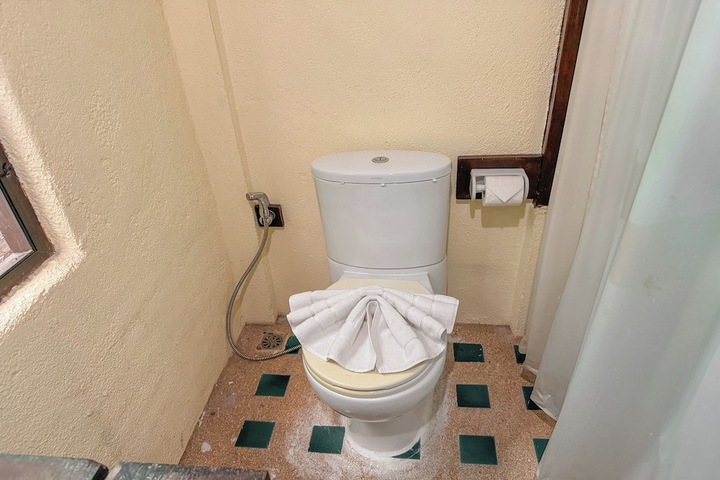 Room 35 of 82