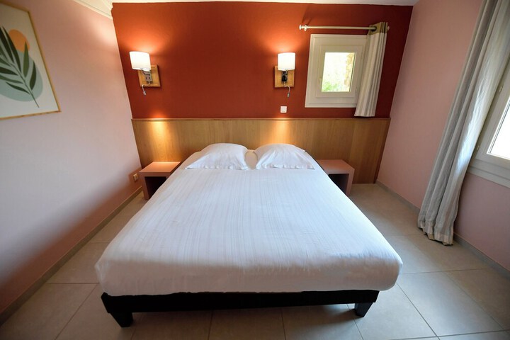Room 11 of 46