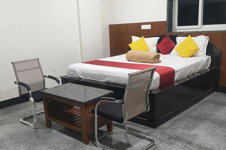 Room 11 of 14