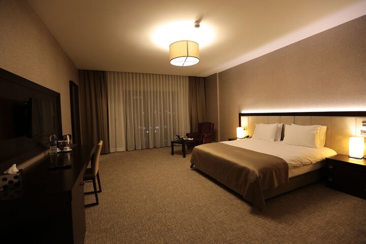 Room 4 of 44