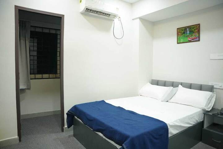 Room 16 of 31