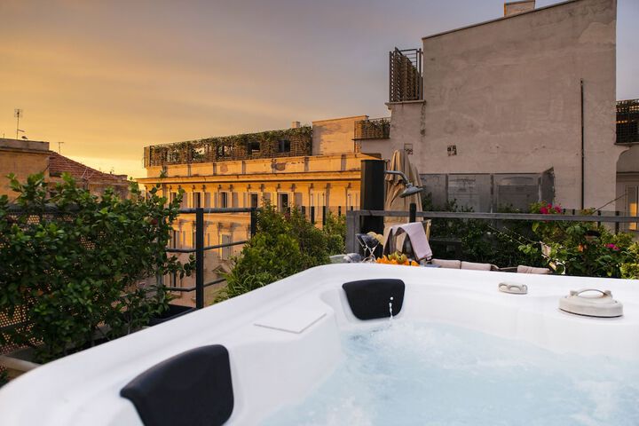 Hot Tub 53 of 123