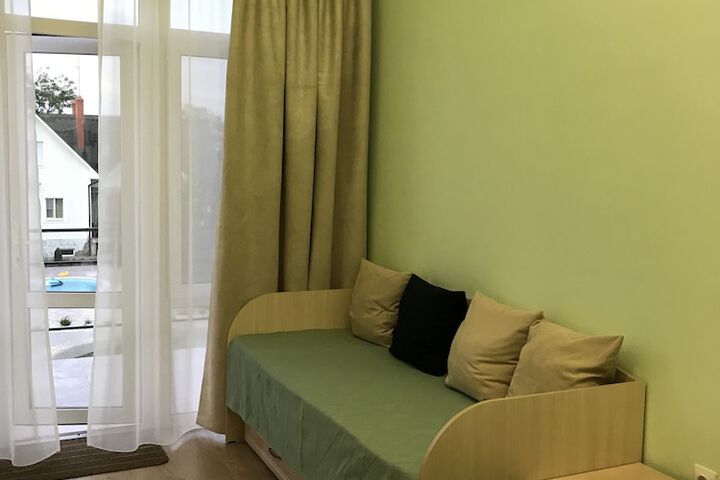 Room 3 of 151