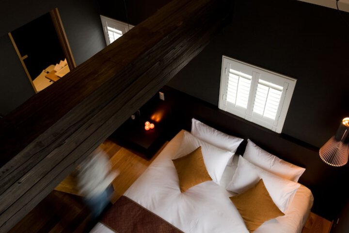 Room 4 of 37