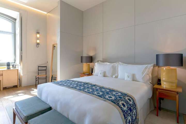 Room 25 of 123