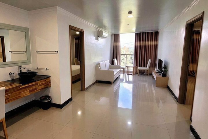 Room 9 of 23