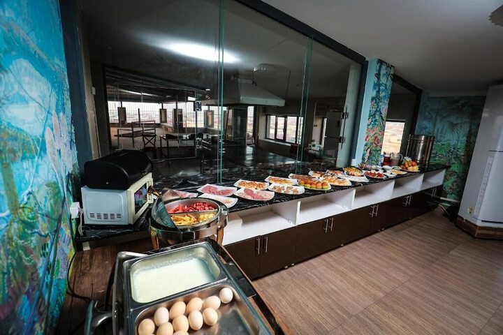 Dining 10 of 11