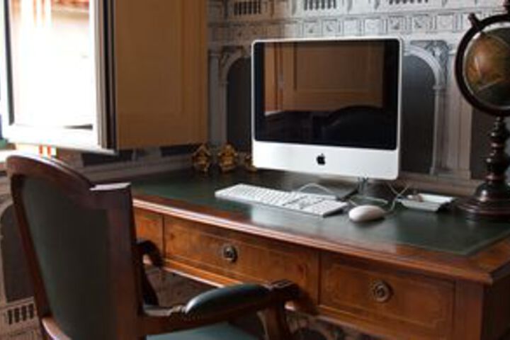 Business Center 7 of 34