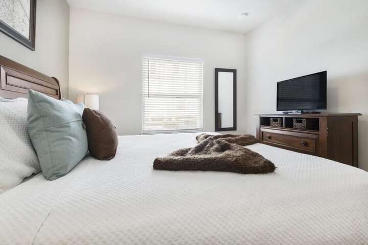 Room 5 of 28