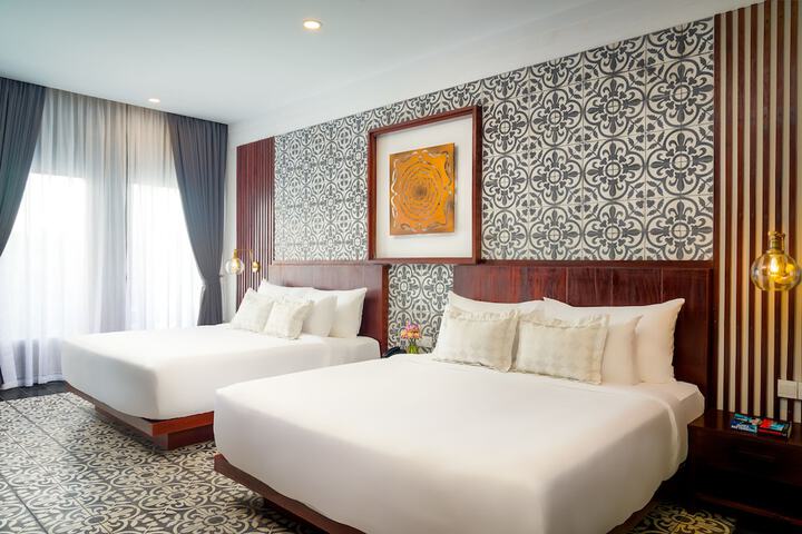 Room 10 of 107