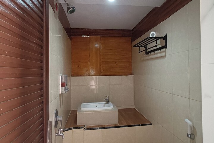 Room 19 of 34