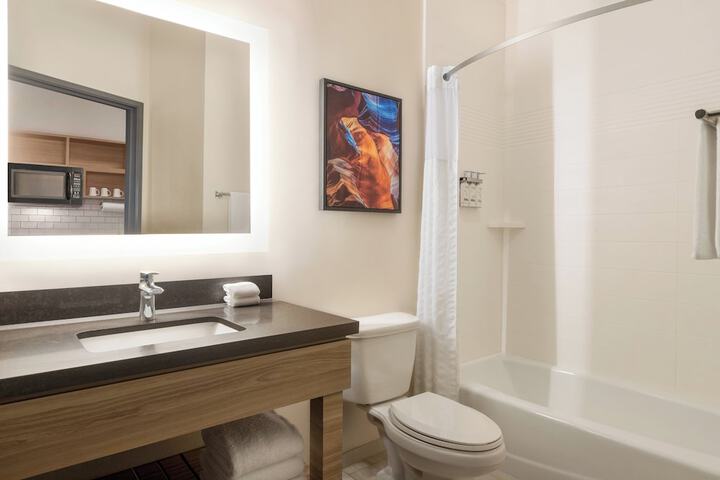 Room 8 of 29