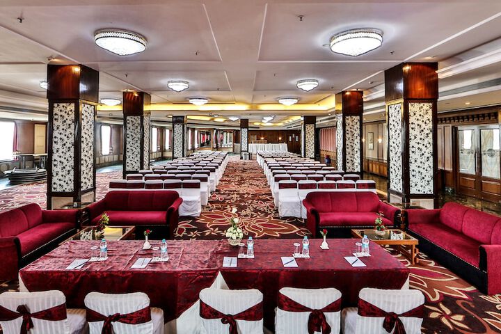 Ballroom/Hall 70 of 95