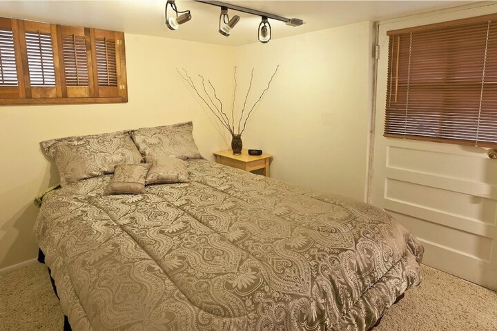 Room 3 of 23
