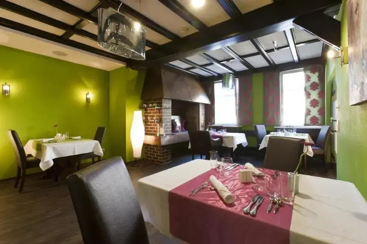 Dining 11 of 11