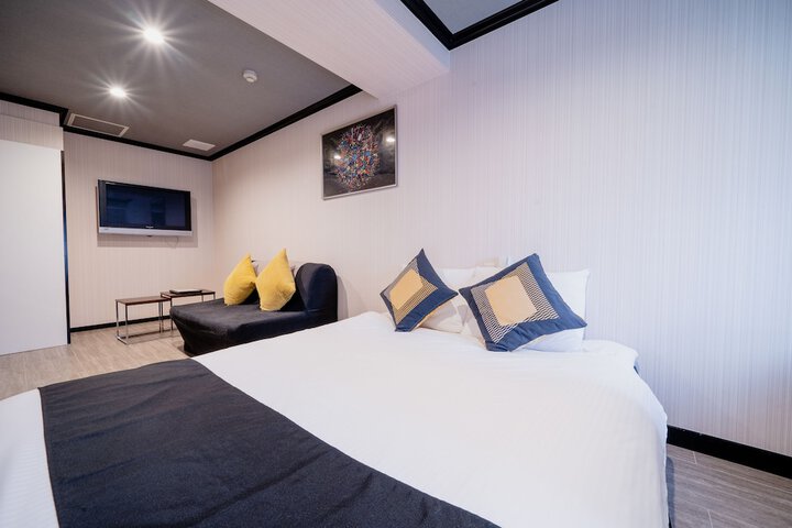 Room 8 of 53