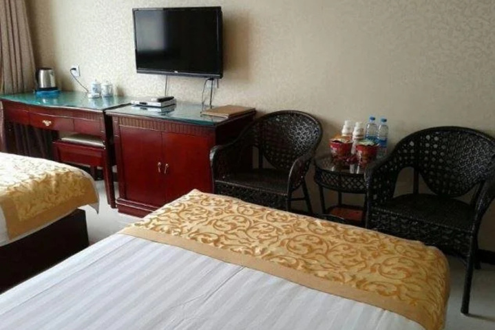 Room 4 of 5