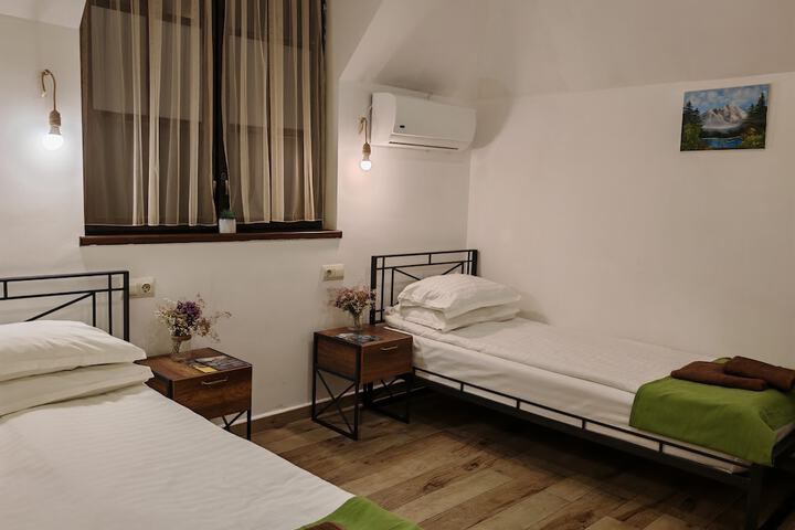 Room 32 of 57