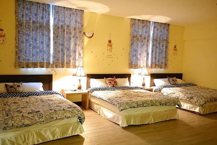 Room 8 of 28