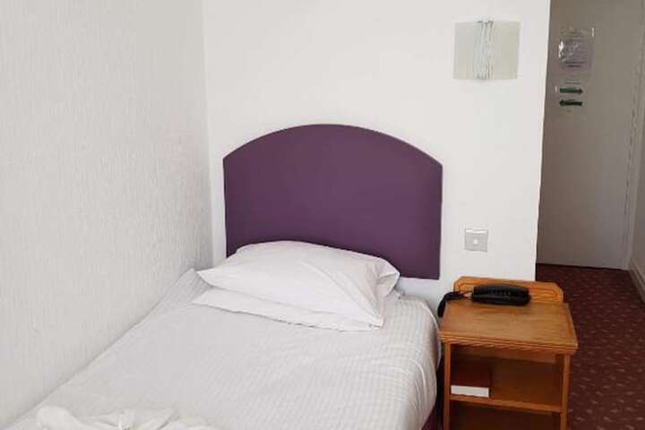 Room 49 of 92