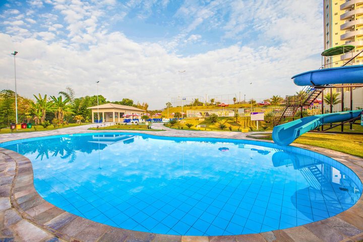 Pools & Facilities